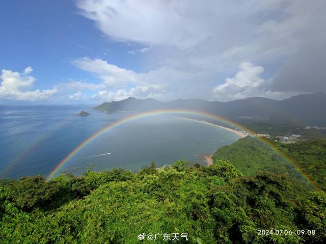 7月6日，深圳出现“双彩虹”。图/@广东天气