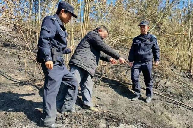 犯罪嫌疑人指认现场。