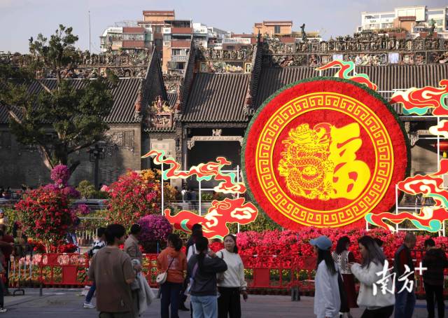 陈家祠广场。南方+记者 钟志辉 吴伟洪 董天健 摄 陈家祠广场。南方+记者 钟志辉 吴伟洪 董天健 摄
