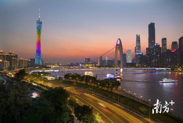 广州塔夜色。 广州塔夜色。
