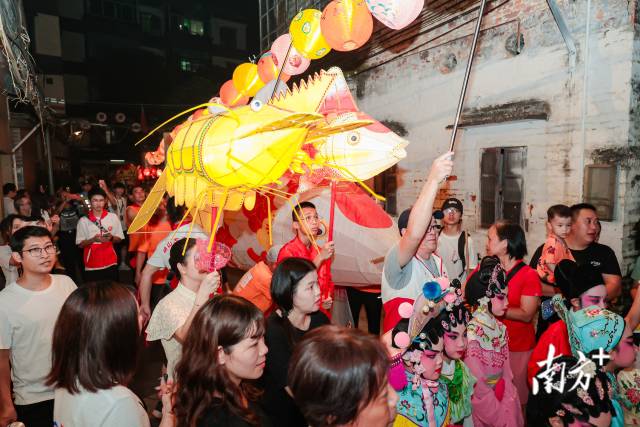 大良鱼灯会,让传统非遗“潮”起来。良宣供图 大良鱼灯会,让传统非遗“潮”起来。良宣供图