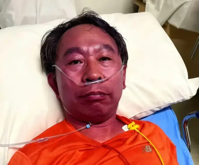 △为了呈现被抢救时的脸色,谭先杰用AI生成了这张图,医生和家人都说复原得很好,甚至当时的脸色还要更黑一些。 △为了呈现被抢救时的脸色,谭先杰用AI生成了这张图,医生和家人都说复原得很好,甚至当时的脸色还要更黑一些。