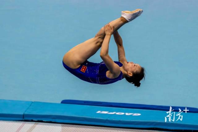 山西队胡译乘。