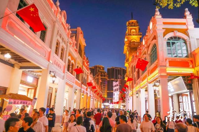 孙文西路步行街。 南方+ 叶志文 拍摄