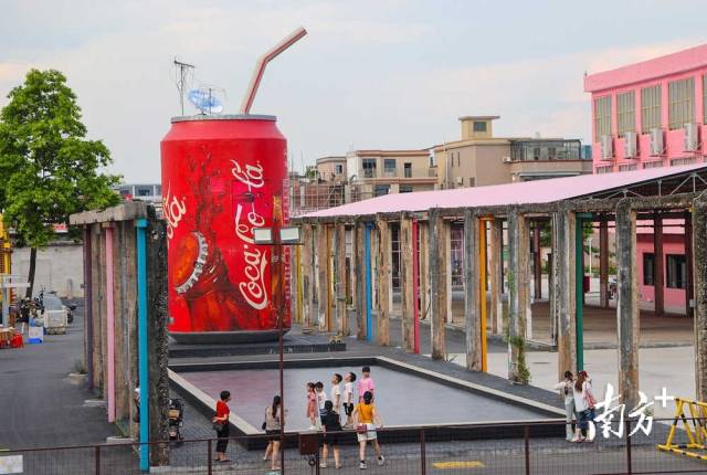 南头镇罐头艺术花园。  南方+ 叶志文 拍摄