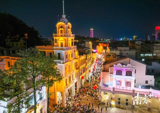 孙文西路步行街。   南方+ 叶志文 拍摄