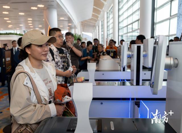 南方+ 钟志辉 拍摄