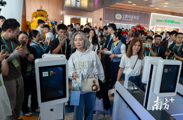 南方+ 钟志辉 拍摄