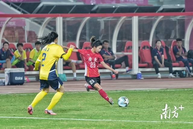 广东队与四川队0：0战平。 廖明璨 摄