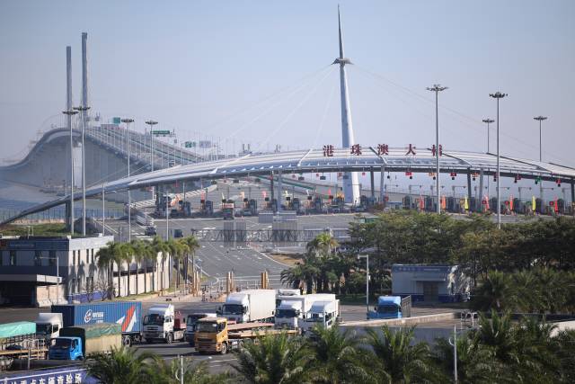 港珠澳大桥。