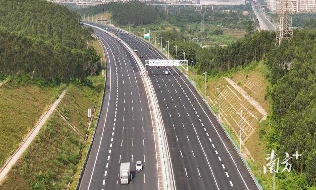 深圳至岑溪高速公路江门龙湾至共和段改扩建工程。