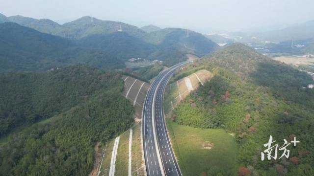 肇庆至高明高速公路一期宾亨至小湘段。