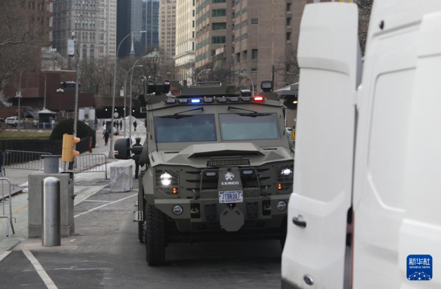 1月5日，委内瑞拉总统马杜罗乘坐的车辆离开美国纽约南区联邦地区法院。新华社记者 张凤国 摄