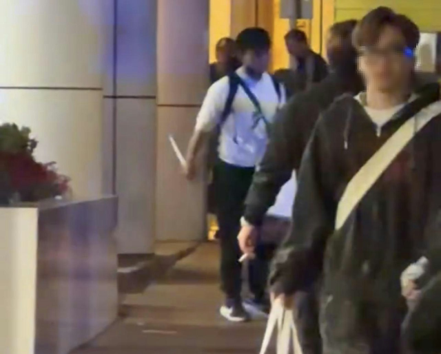 一名男子在屯门市广场持刀  网络图片