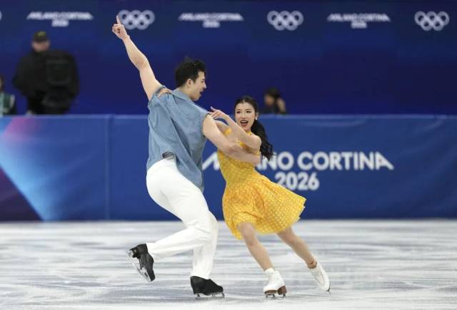 △ 2月6日，中国组合王诗玥（右）/柳鑫宇在团体赛比赛中。新华社记者 程敏 摄
