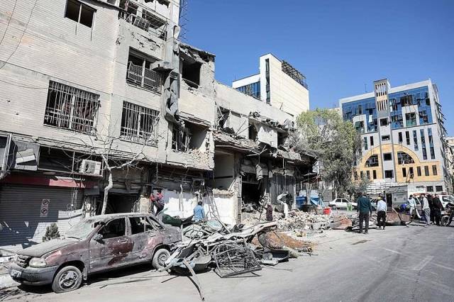 △当地时间3月4日，伊朗德黑兰一处建筑遭空袭。