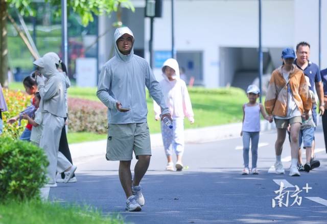 中山目前高温黄色预警信号正在生效中。