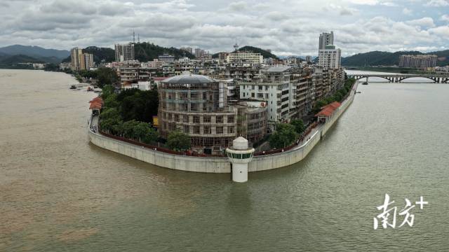 7月7日15时，西江封开江口水位18.44米。