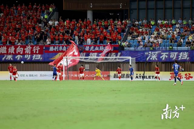 微信图片_2026-10-03_213323_359  南方+ 郑新洽 拍摄